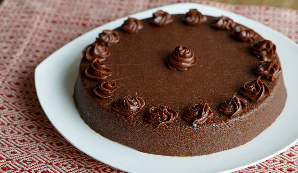 Dysphagia-friendly chocolate cake